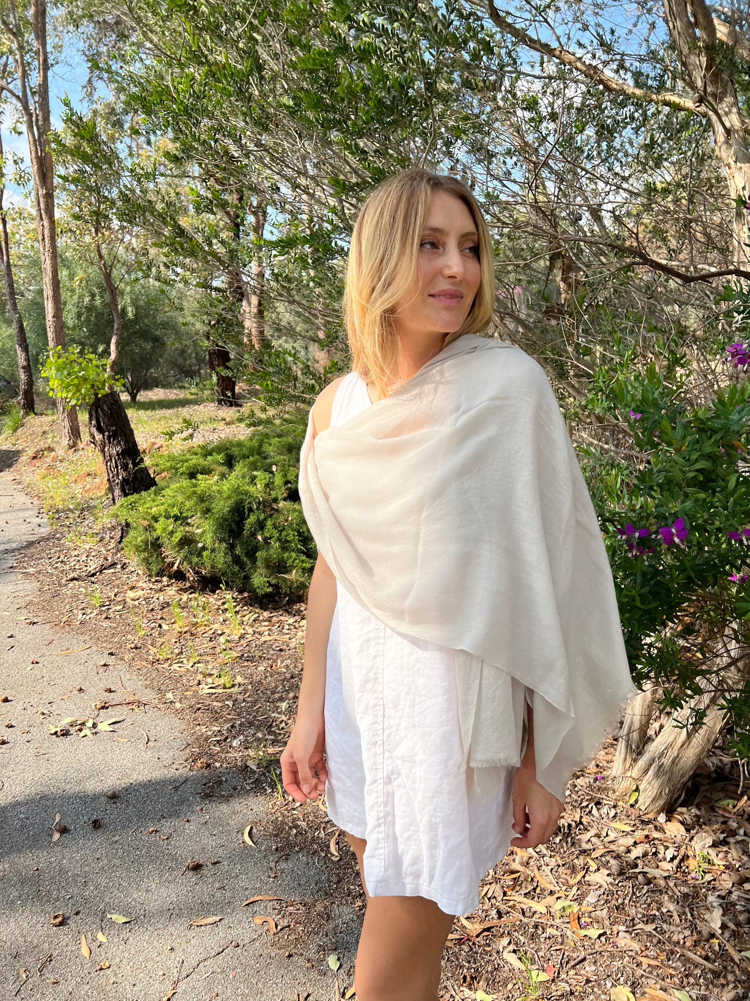 GLAMOUR SHAWLS