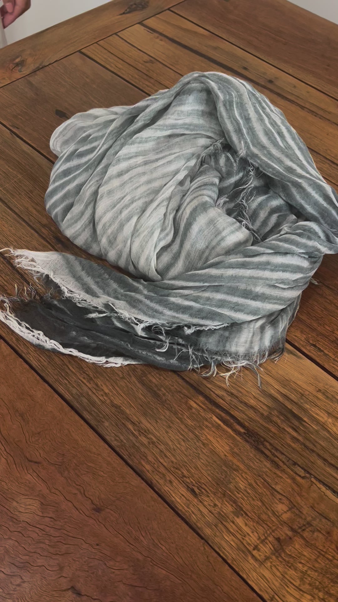 Video Grey Striped Light